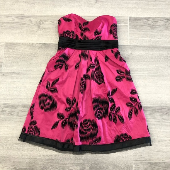 Pink/Black floral Le Chateau dress - Picture 1 of 3
